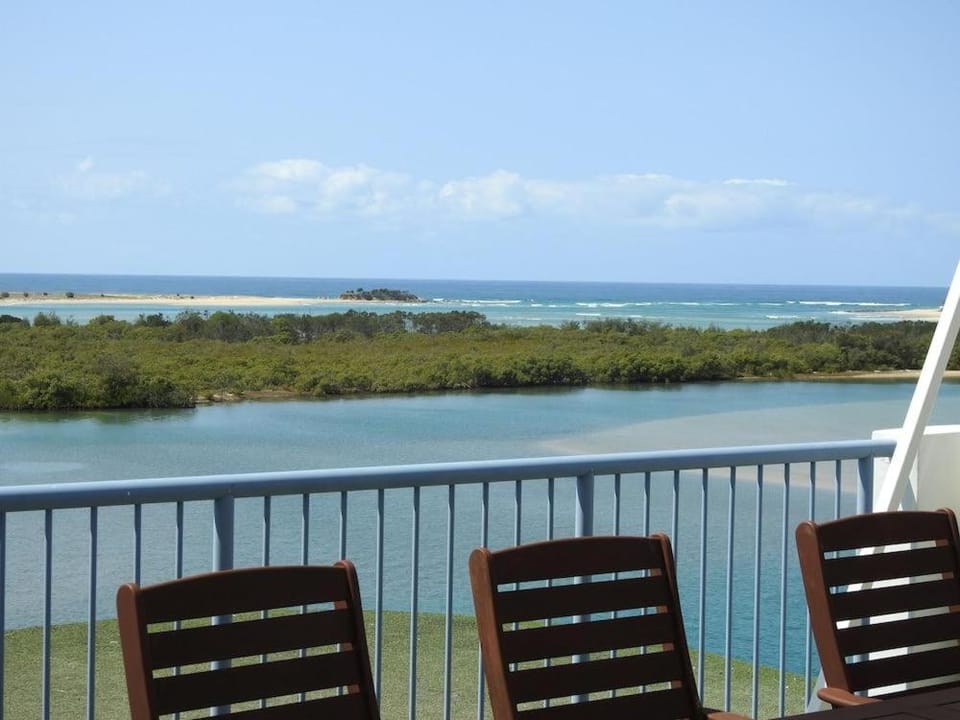 On The River Apartments Apartment hotel in Maroochydore