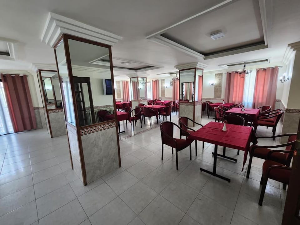 Restaurant/places to eat, Restaurant/places to eat