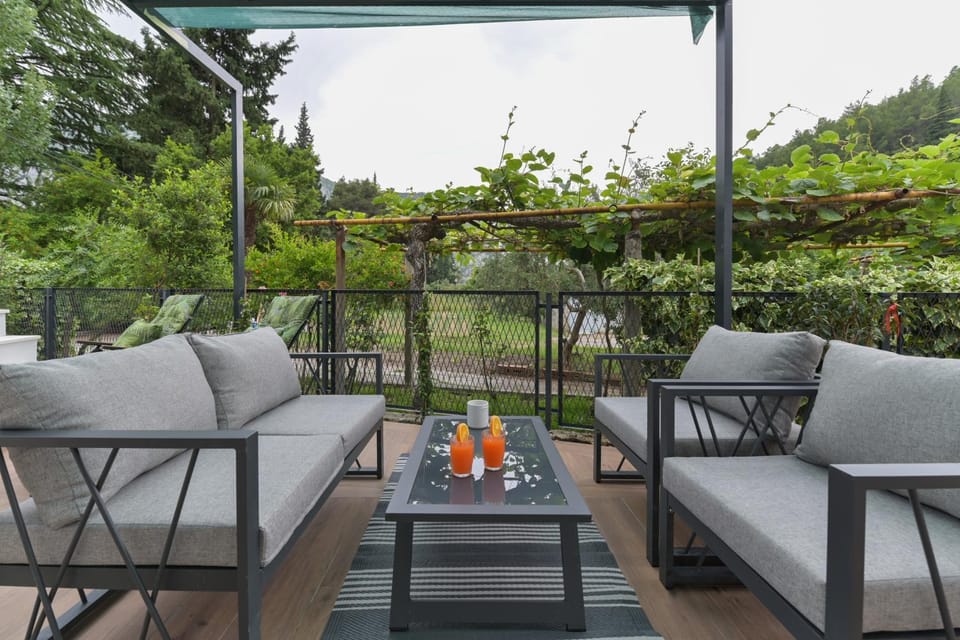 Patio, Seating area, Garden view, Drinks
