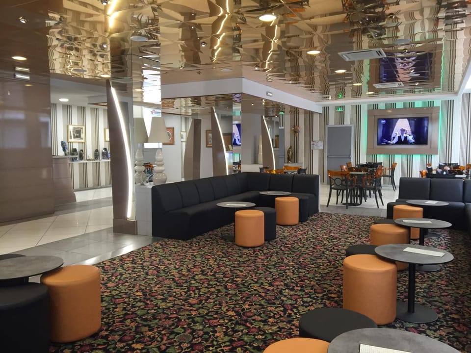 Lounge or bar