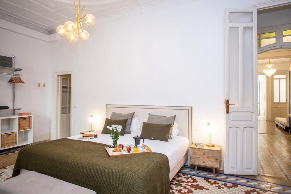 Bed, Photo of the whole room, Bedroom