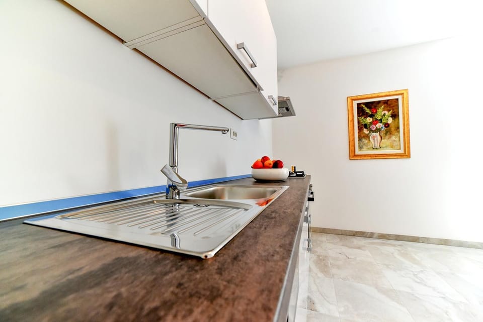 Food and drinks, Family