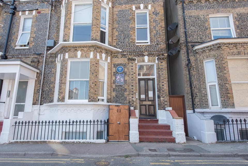 Property building, Street view
