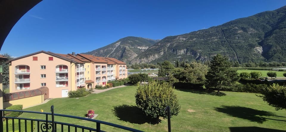Nearby landmark, Natural landscape, Mountain view