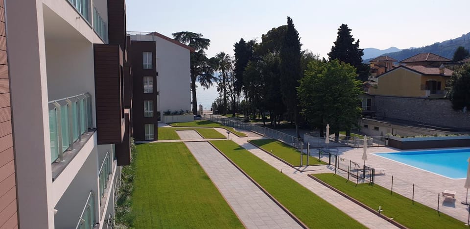 Garden, Swimming pool