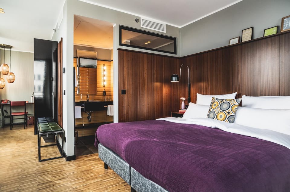 Bed, Photo of the whole room