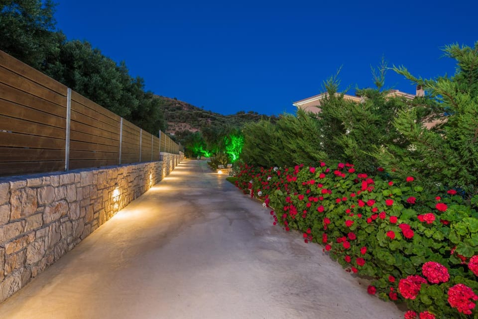 Facade/entrance, Night, Garden, Garden view