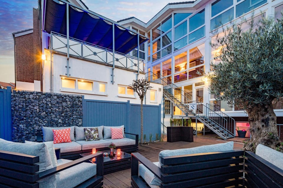 Property building, Garden