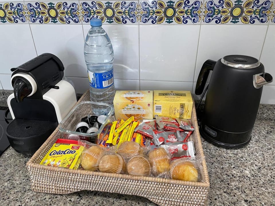 Coffee/tea facilities, Kitchen or kitchenette, toaster