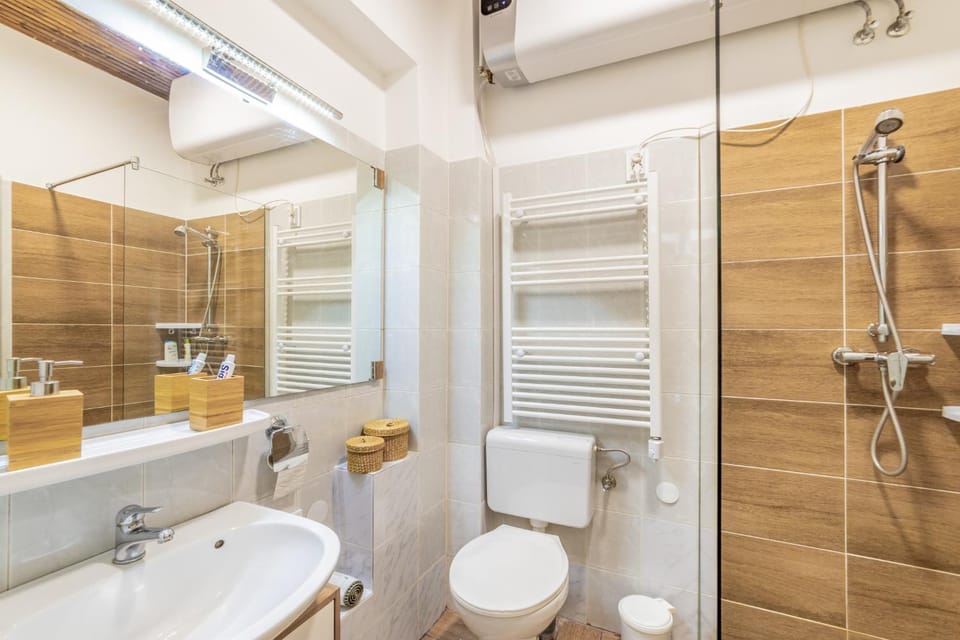 Shower, Toilet, Bathroom