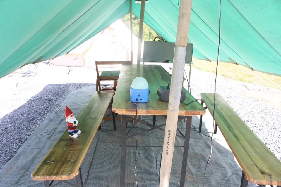 Seating area, Dining area, Area and facilities