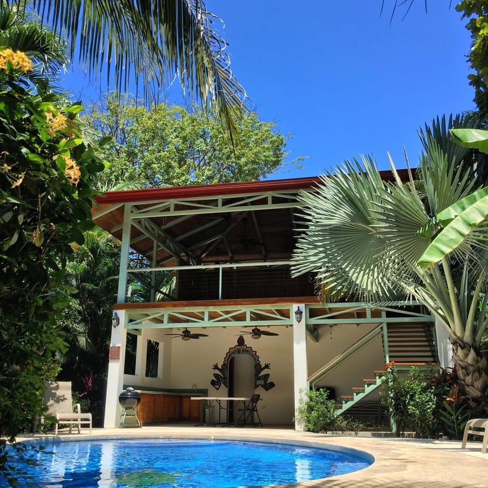 Communal lounge/ TV room, BBQ facilities, Garden, Balcony/Terrace, Fitness centre/facilities, Swimming pool