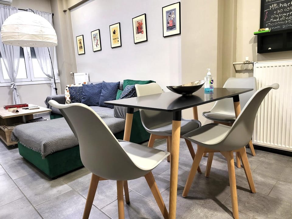 Living room, Dining area