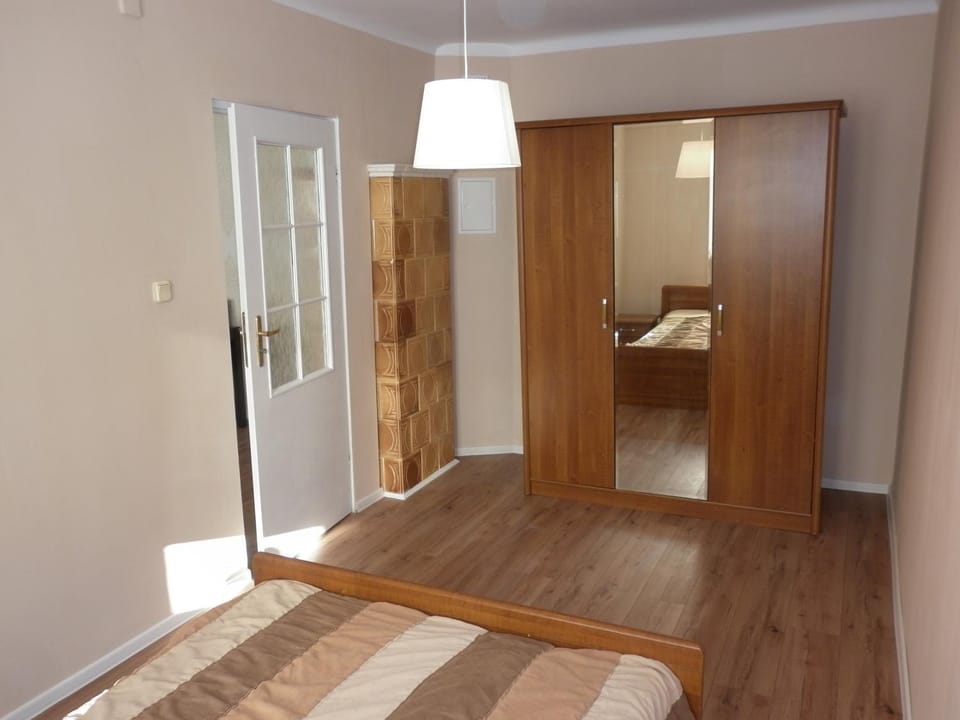 Bedroom, wardrobe