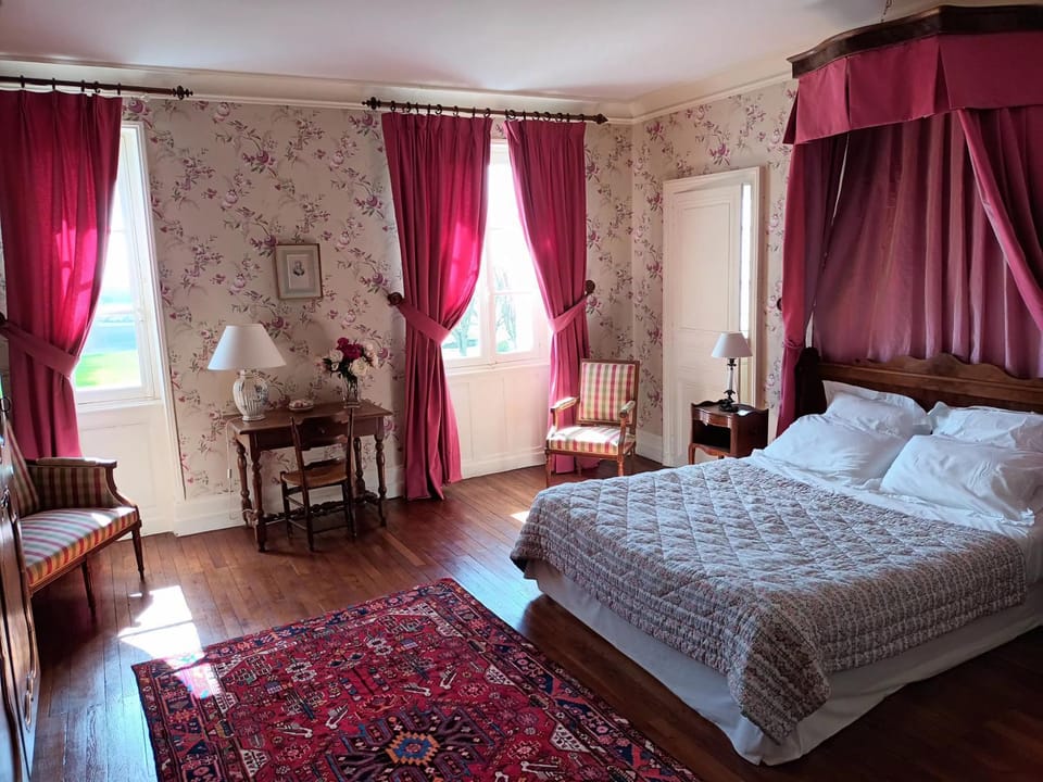 Property building, Garden view, Swimming pool, Breakfast, internet