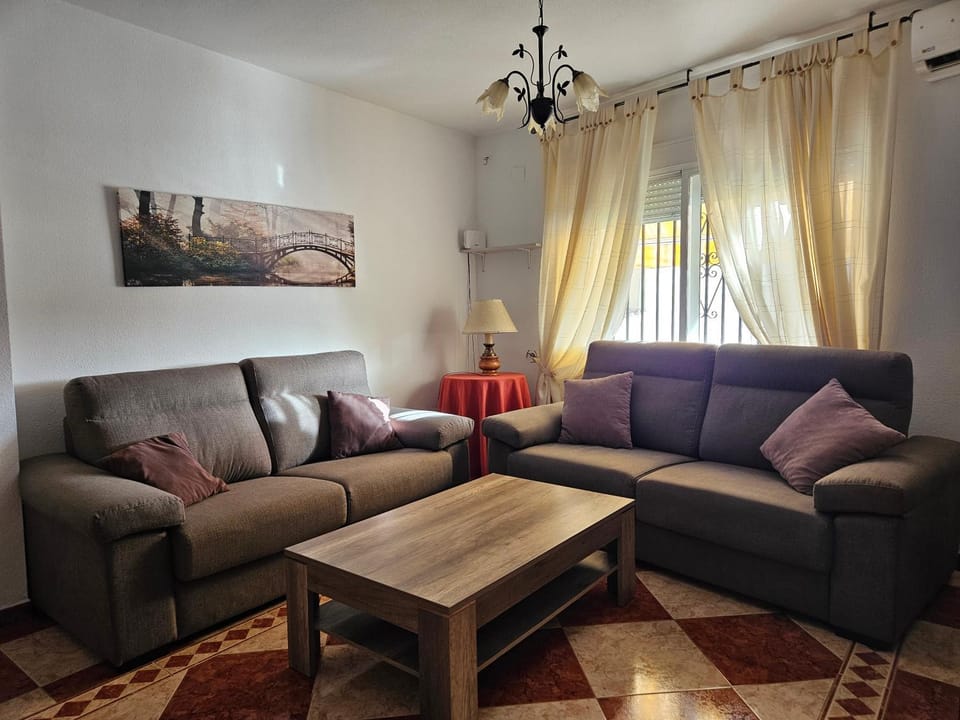 TV and multimedia, Living room, Seating area, Dining area, air conditioner