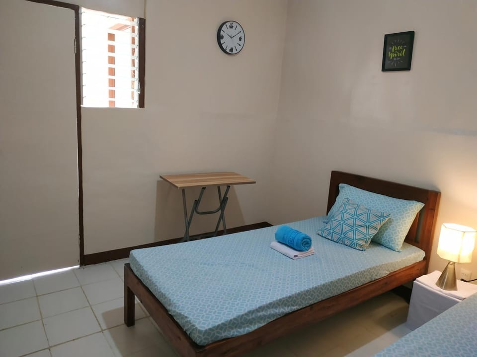 Nelmann's Nipa Huts Bed and Breakfast in San Vicente