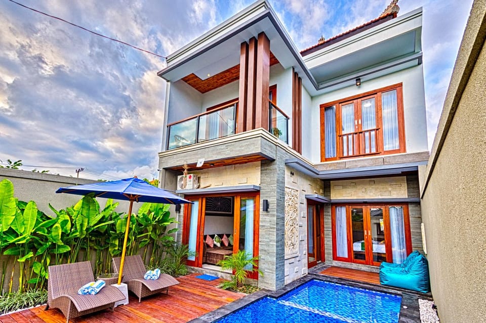 Property building, Bird's eye view, Garden, Garden view, Pool view, Swimming pool, sunbed