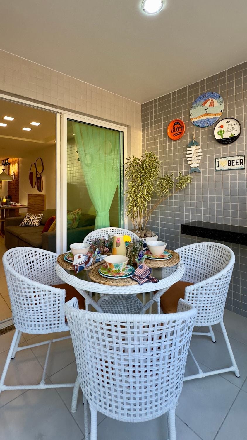 Seating area, Dining area