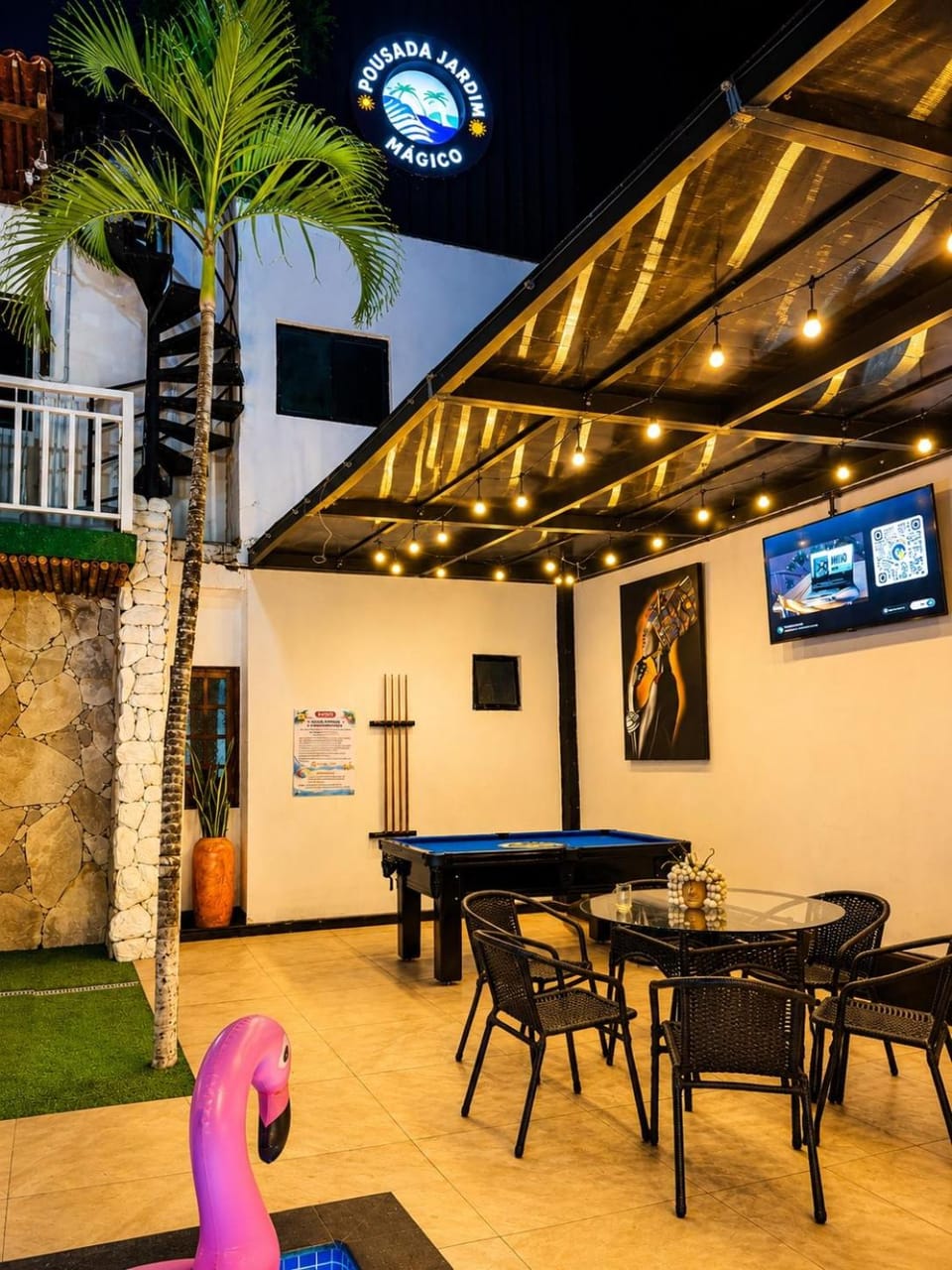 Communal lounge/ TV room, TV and multimedia, Seating area, Dining area, Evening entertainment