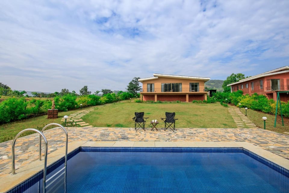 Property building, Swimming pool, Swimming pool