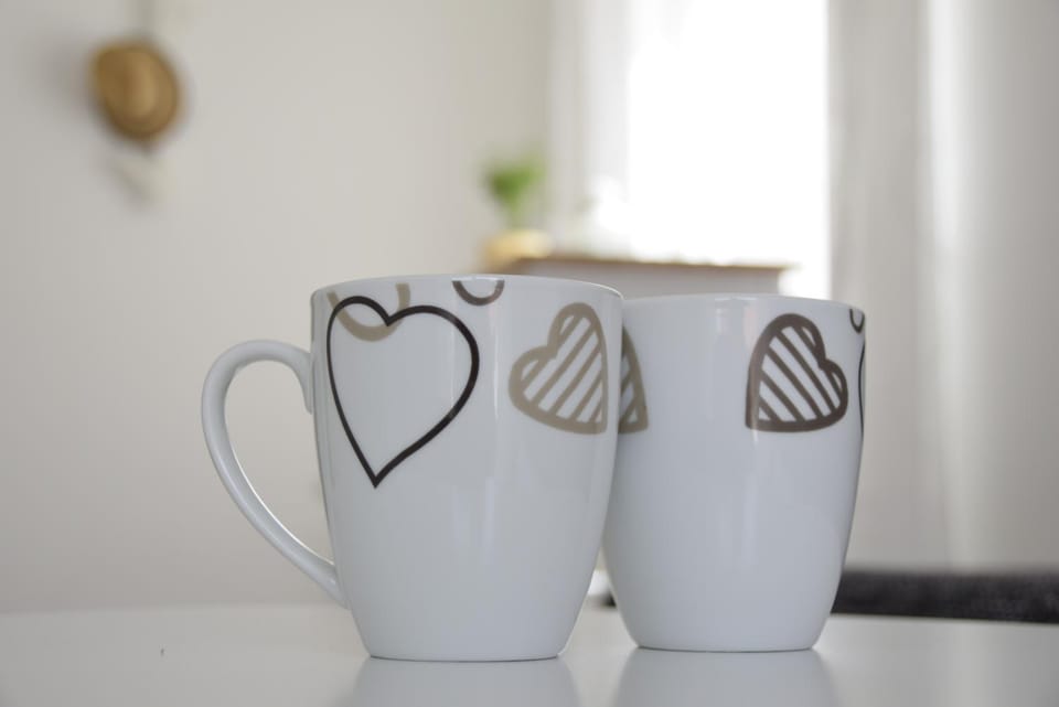 Coffee/tea facilities, Living room, Decorative detail, Seating area, Dining area, Garden view, Landmark view, Mountain view, Inner courtyard view