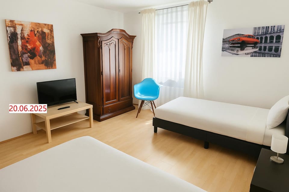 TV and multimedia, Photo of the whole room, Bedroom