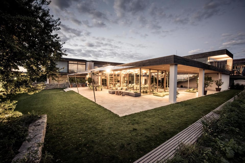 Bird's eye view, Garden view, Landmark view