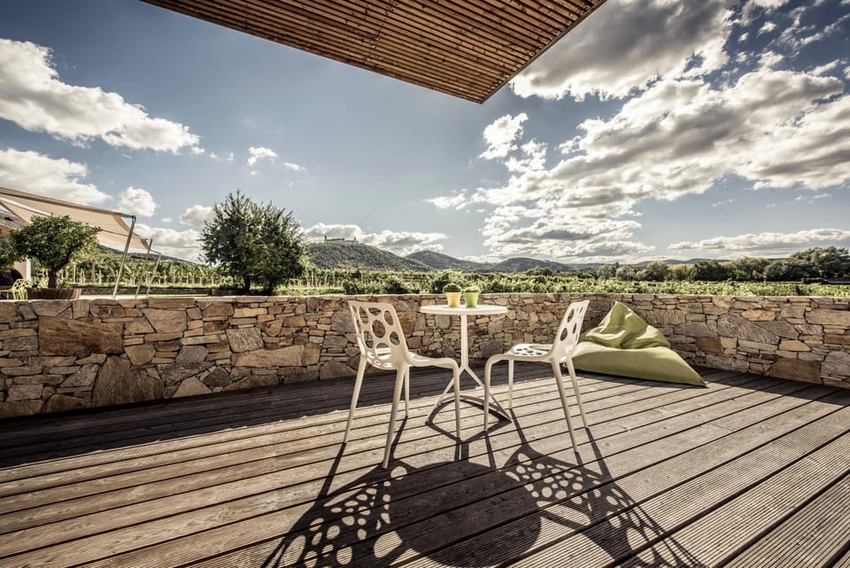 Balcony/Terrace, Photo of the whole room, Garden view, Landmark view, Mountain view