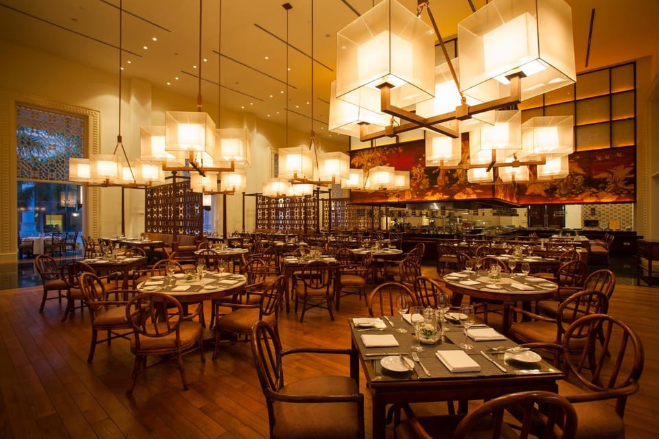 Restaurant/places to eat, Restaurant/places to eat, Food and drinks, Banquet/Function facilities, Seating area