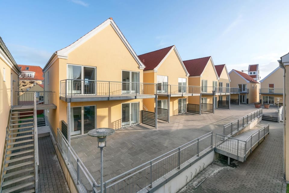Property building, View (from property/room), Balcony/Terrace