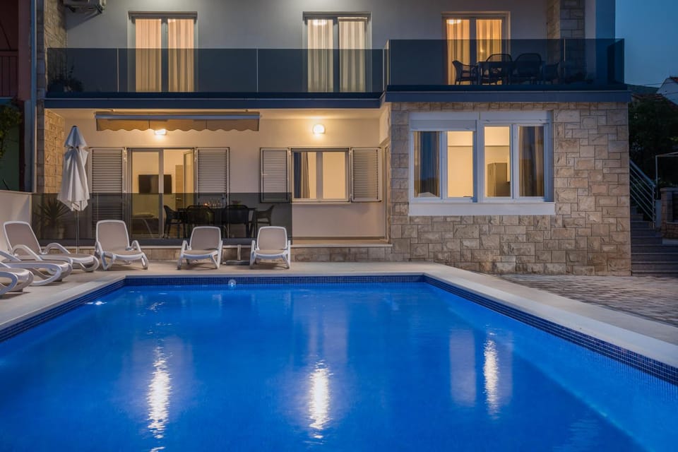 Property building, Swimming pool