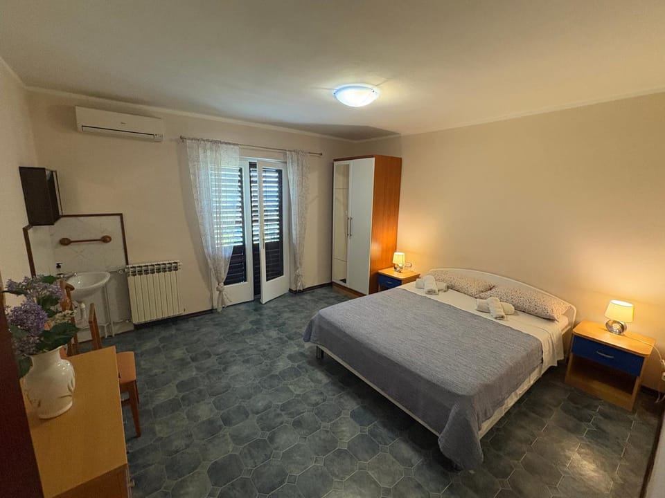Apartments & Rooms Ribarić Bed and Breakfast in Lovran