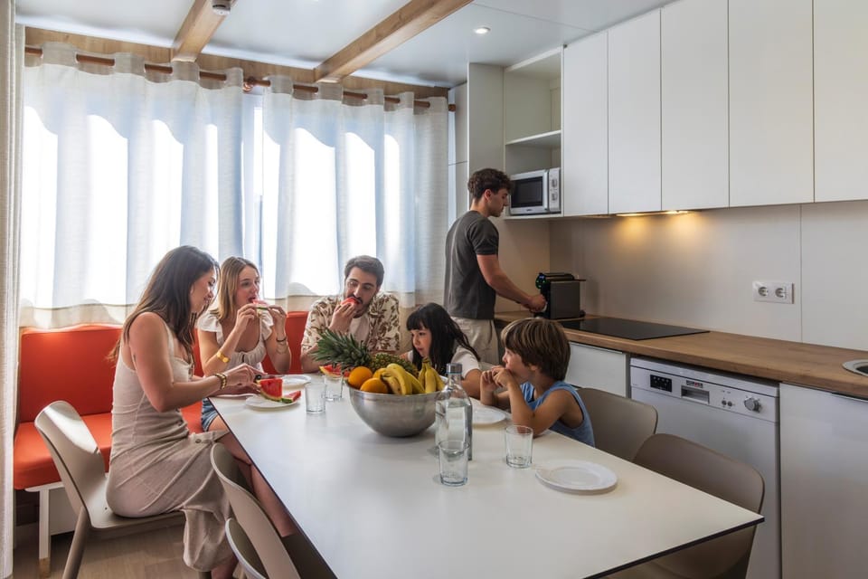 Camping Bon Repós Campground/ 
RV Resort in Maresme