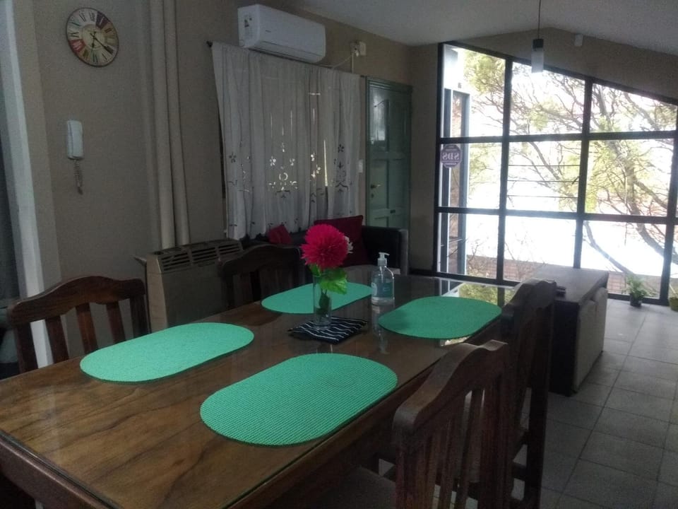 Lounge or bar, Dining area
