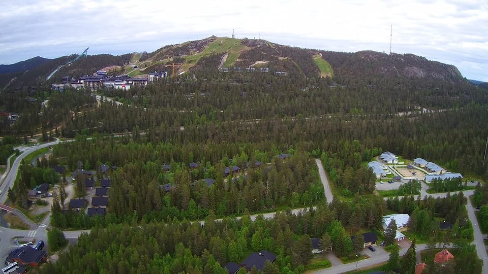 Nearby landmark, Neighbourhood, Natural landscape, Shopping Area