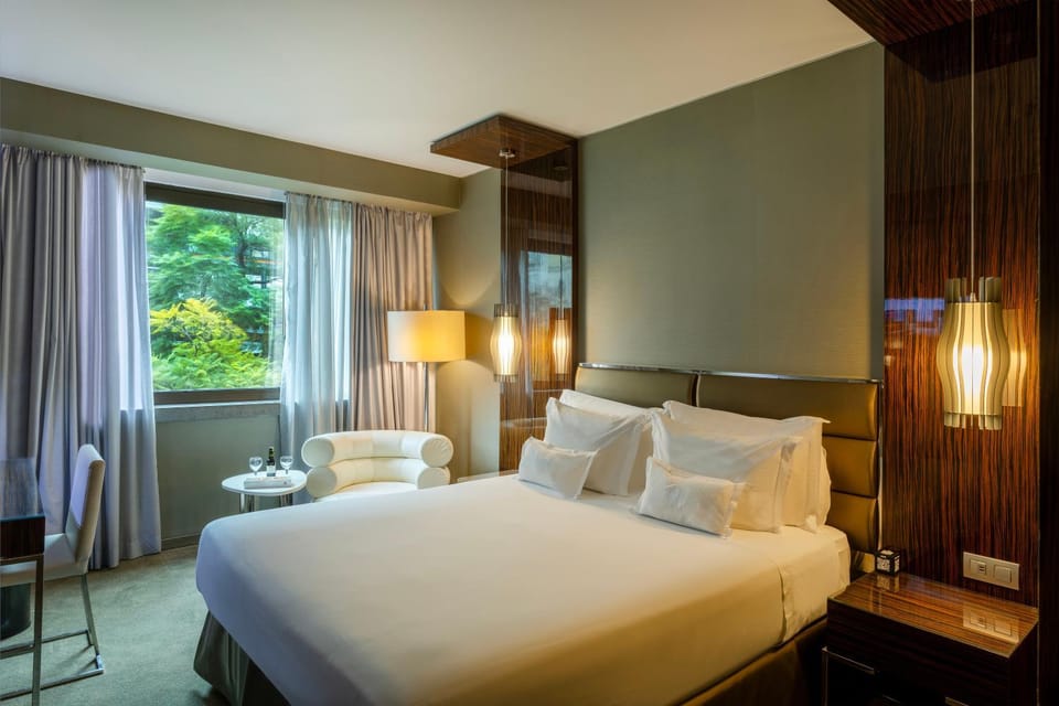 Bed, Living room, Photo of the whole room, Bedroom