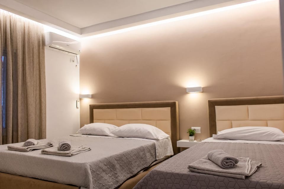 Luxury Seaside House with 2 Bathrooms Apartment in Ksamil