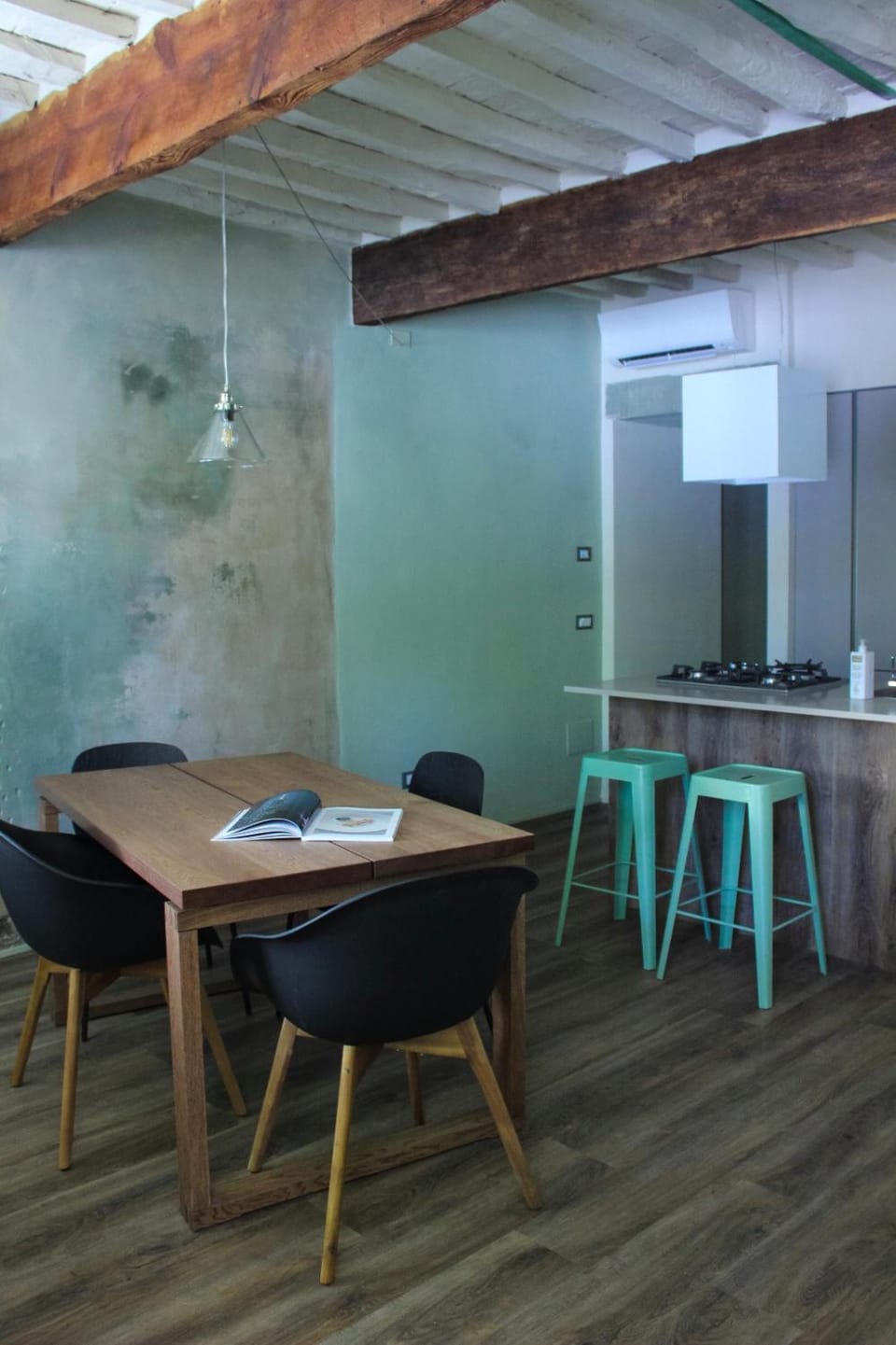 Kitchen or kitchenette, Living room, Decorative detail, Dining area