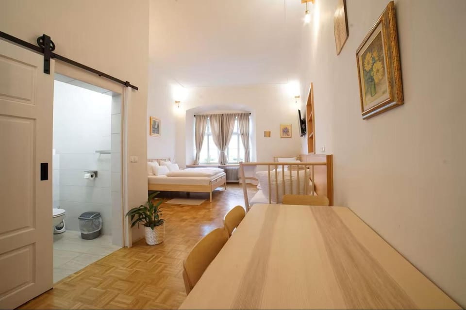 Bed, Dining area, Bedroom