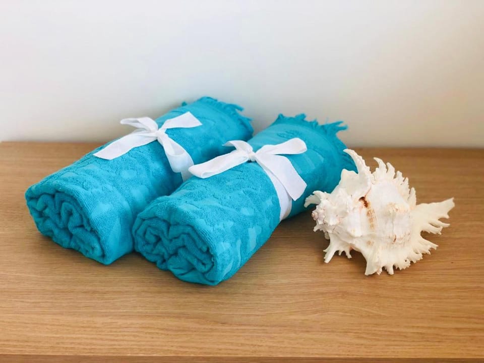 Bedroom, Swimming pool, towels