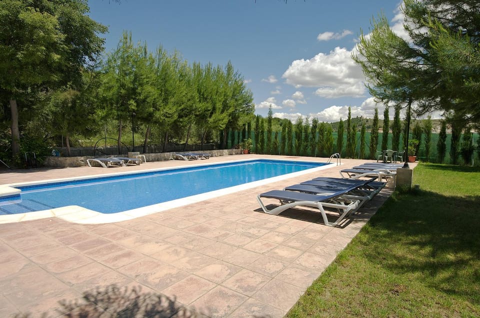 Swimming pool, Swimming pool