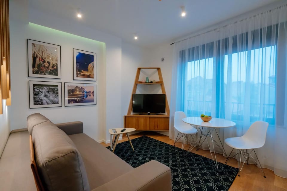 TV and multimedia, Living room, On site
