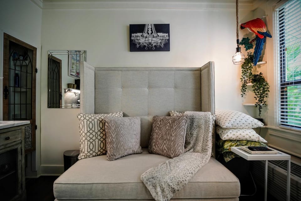Palm Beach Hotel Petite Retreat 2 blocks to beach!! Historic Landmark Apartment hotel in Palm Beach