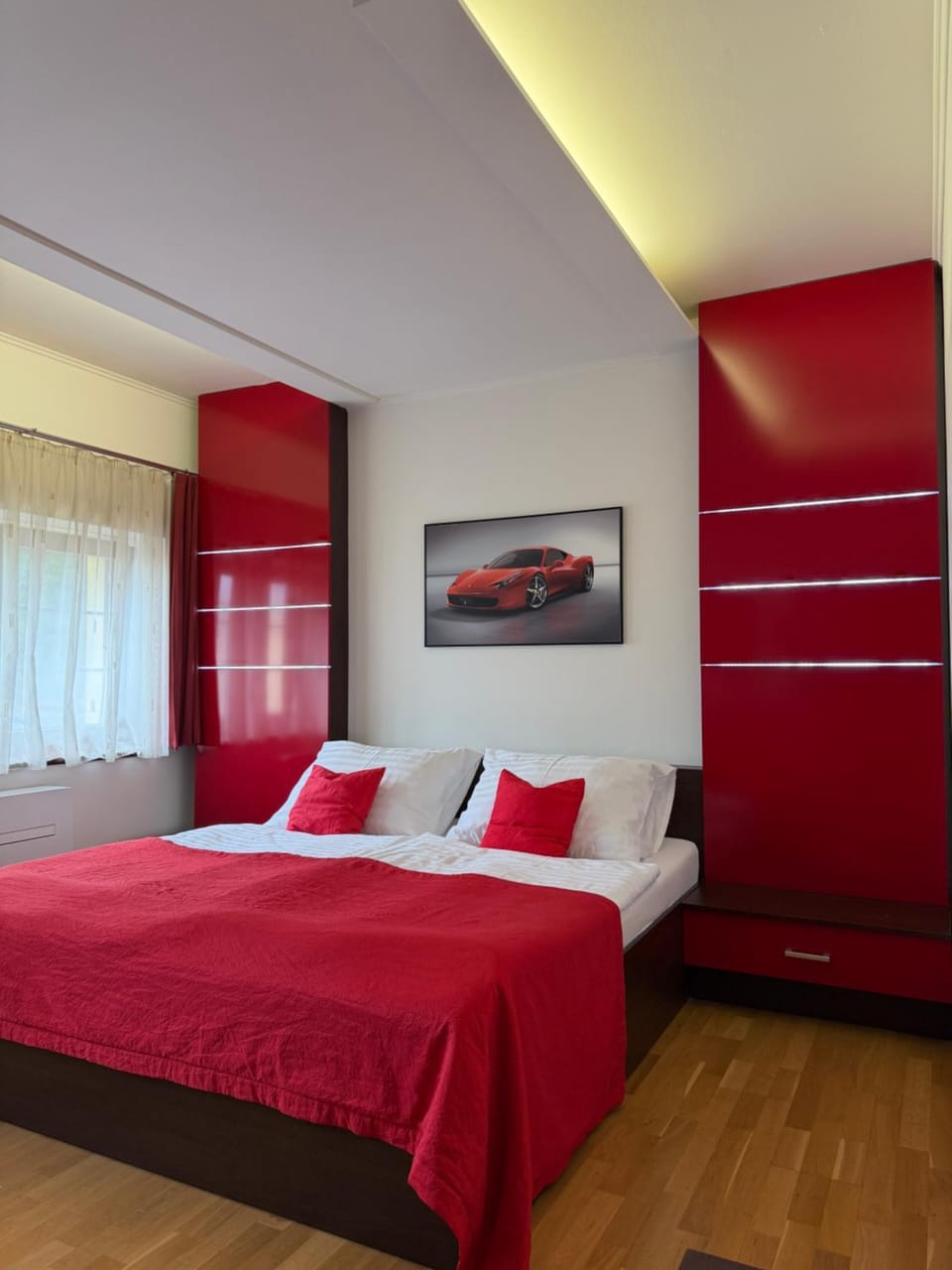 Bed, Photo of the whole room, Bedroom