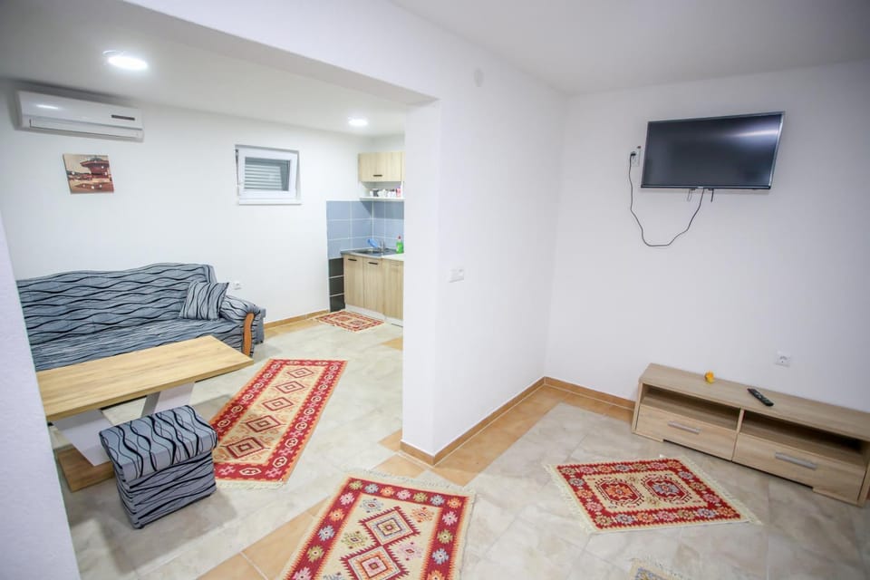 Villa River Una 6 Villa in Lika-Senj County