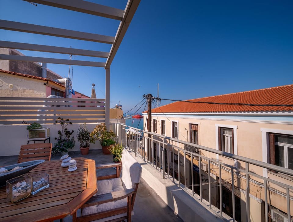 Balcony/Terrace, Sea view, Street view