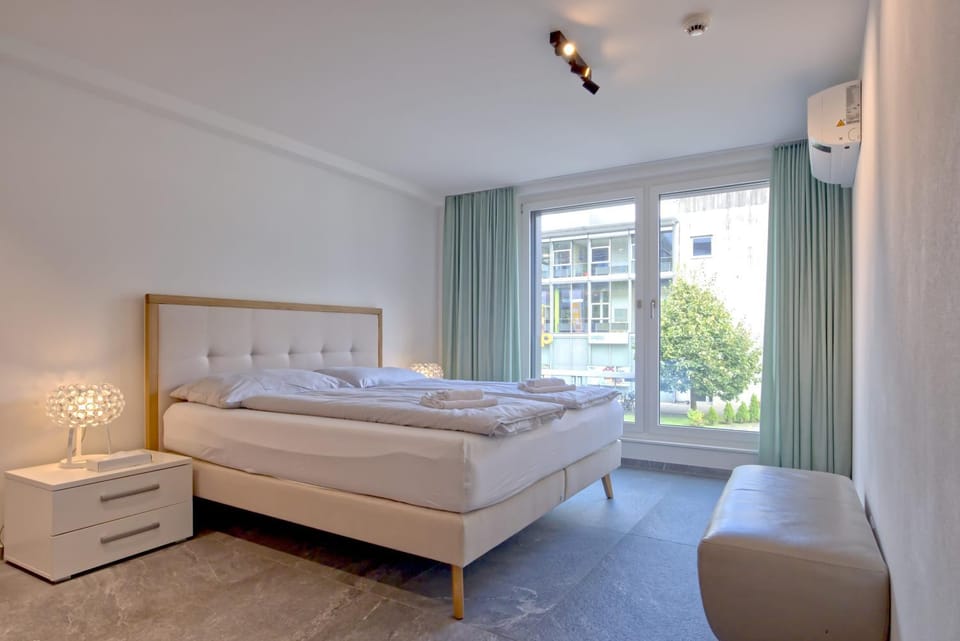 Bed, Bedroom, air conditioner