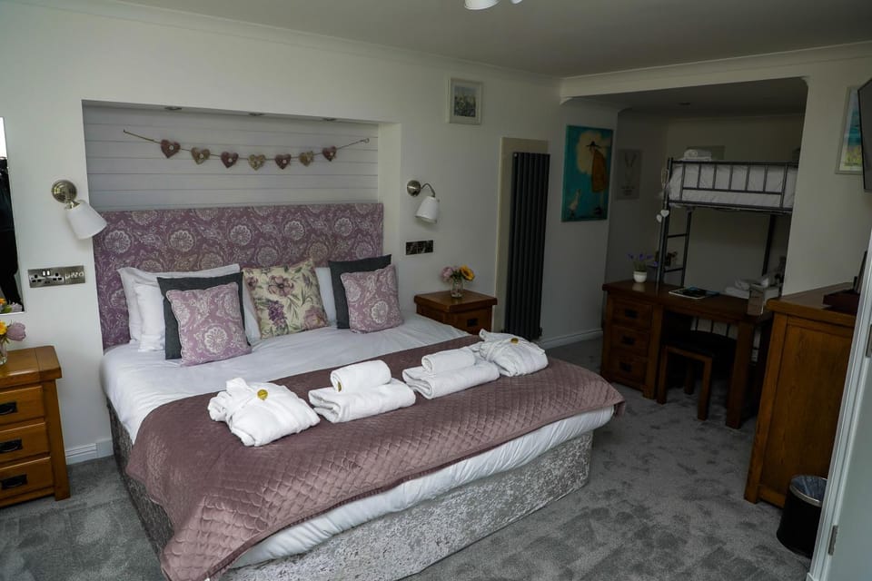 Bed, Photo of the whole room