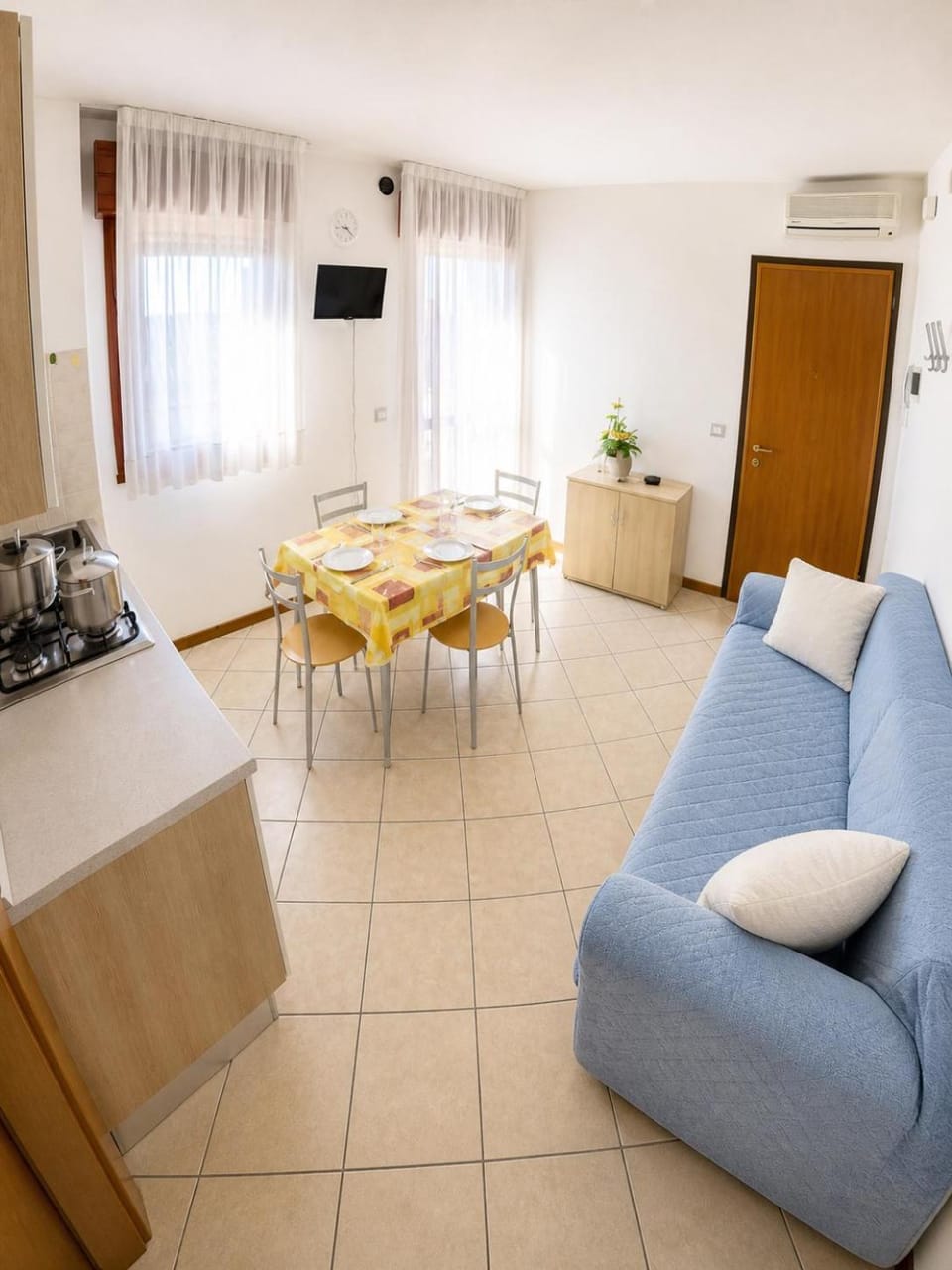 Kitchen or kitchenette, Lunch